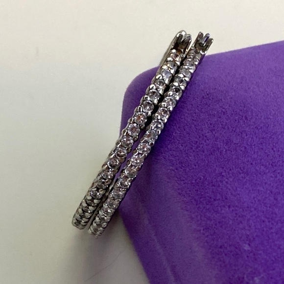 💛 Elegant Silver CZ Hoop Earrings - Picture 5 of 7